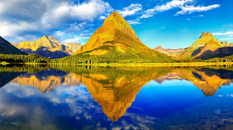 Krajobrazy - green_mountains_clouds_trees_peaks_panorama_lakes_reflections_1920x1080.jpg