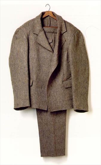 Beuys, Joseph - Beuys Felt suit, 1970, 170.2x99.1 cm, The Art Institute of C.jpg