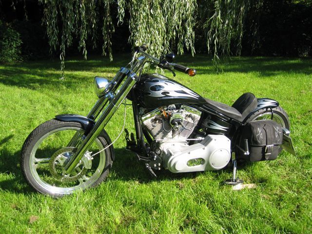 Harley-Davidson - Harley Davidson, Neuaufbau Softail Custom, FXST819 2.jpg