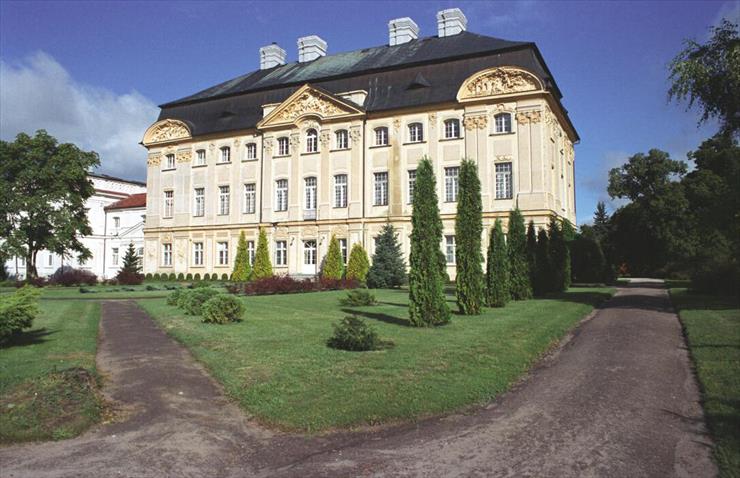 Pałace polskie - Wielkopolska-Ciazen-palac1-15-09-2002.jpg