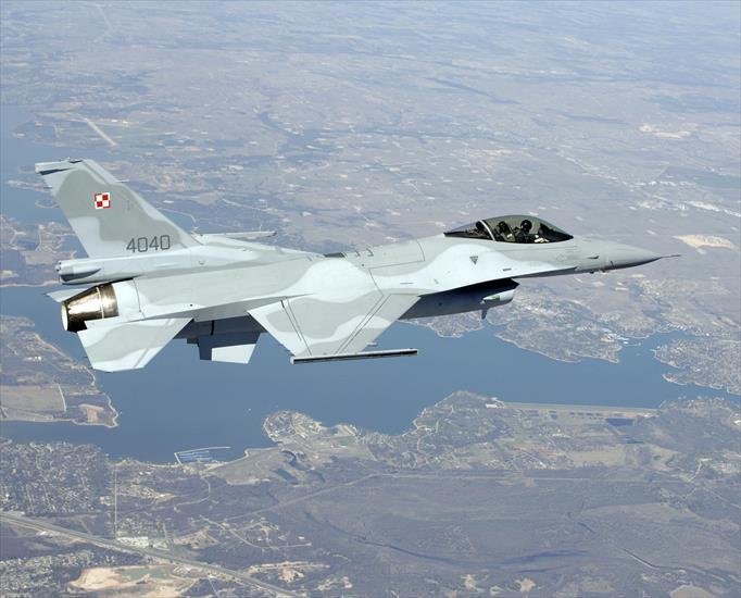 F 16 - Polish F16.jpg