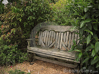 Ławeczki - park-bench-with-heart-shaped-backrest-thumb3893625.jpg