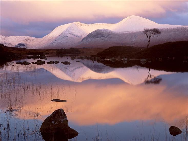 Tapety HD na pulpit - Western_Highlands,_Scotland_-_Lochan_na_h-Achlaise.jpg