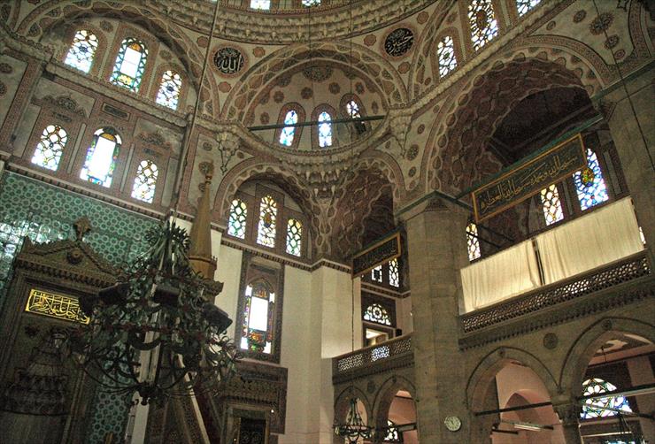 Architecture - Yeni Valide Mosque in Istanbul - Turkey.jpg