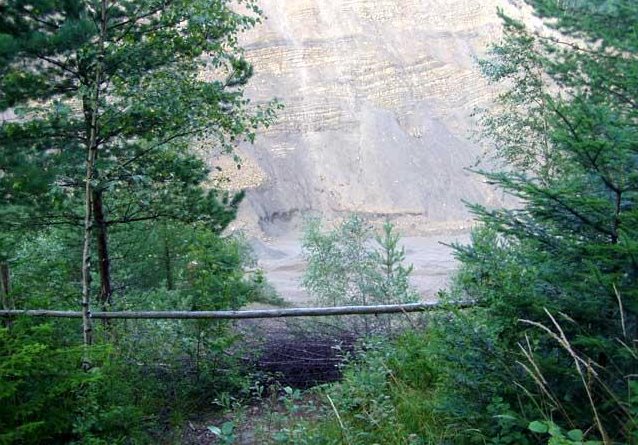 FOTO BIESZCZADY - Huczwice, kamieniołom.jpg