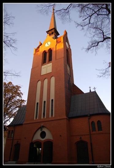 KOŚCIOŁY w POLSCE - Poznań--Kościół pw. Podwyższenia Krzyża.jpg