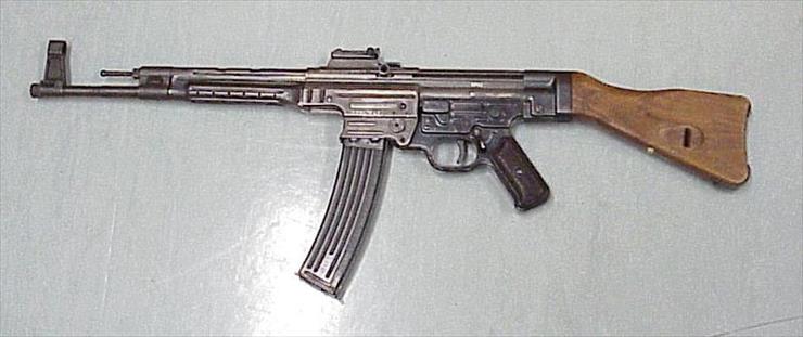 Broń palna   ewciakichu - Sturmgewehr_44.jpg