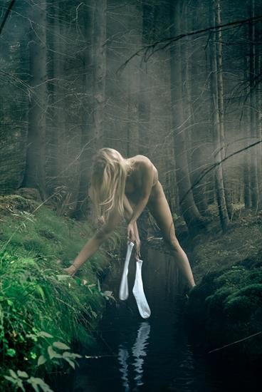  8. Kino skandynawskie - IAMAMIWHOAMI.jpg